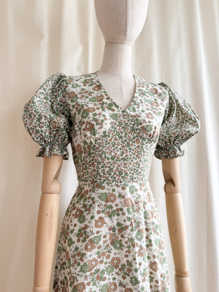 Gorgeous Rare 70s Earthy Green and Brown Floral Cotton Puff Sleeve Maxi Dress