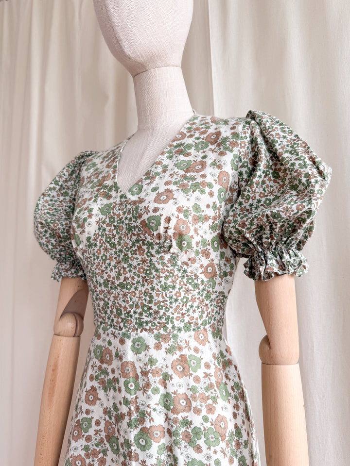 Gorgeous Rare 70s Earthy Green and Brown Floral Cotton Puff Sleeve Maxi Dress