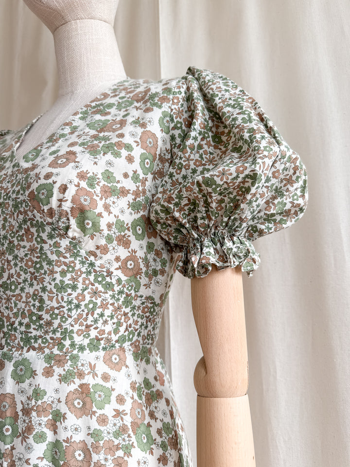 Gorgeous Rare 70s Earthy Green and Brown Floral Cotton Puff Sleeve Maxi Dress