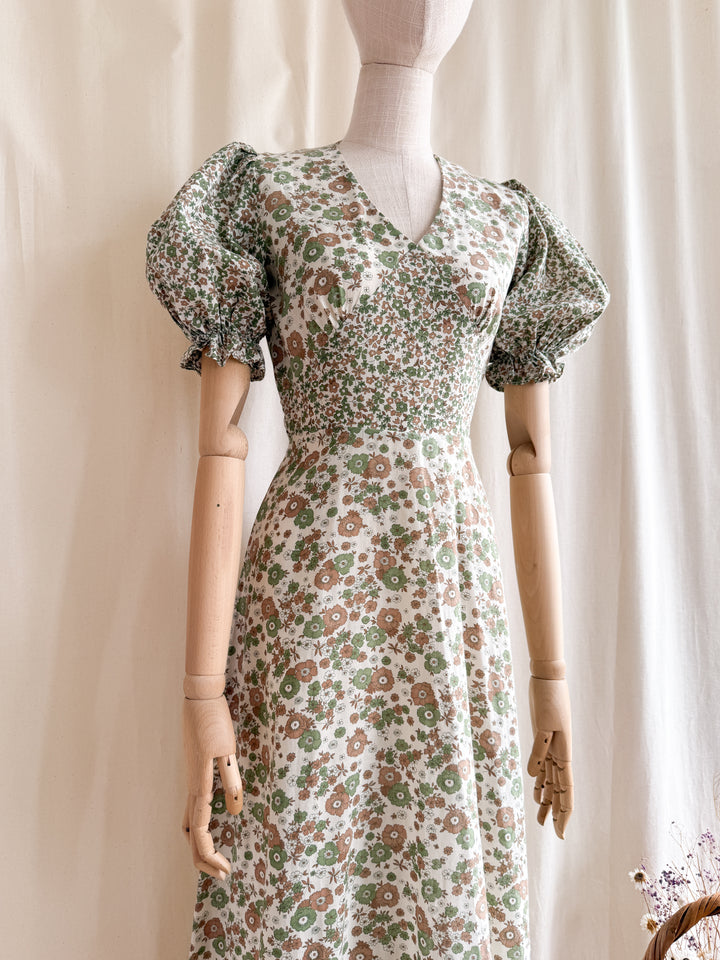 Gorgeous Rare 70s Earthy Green and Brown Floral Cotton Puff Sleeve Maxi Dress