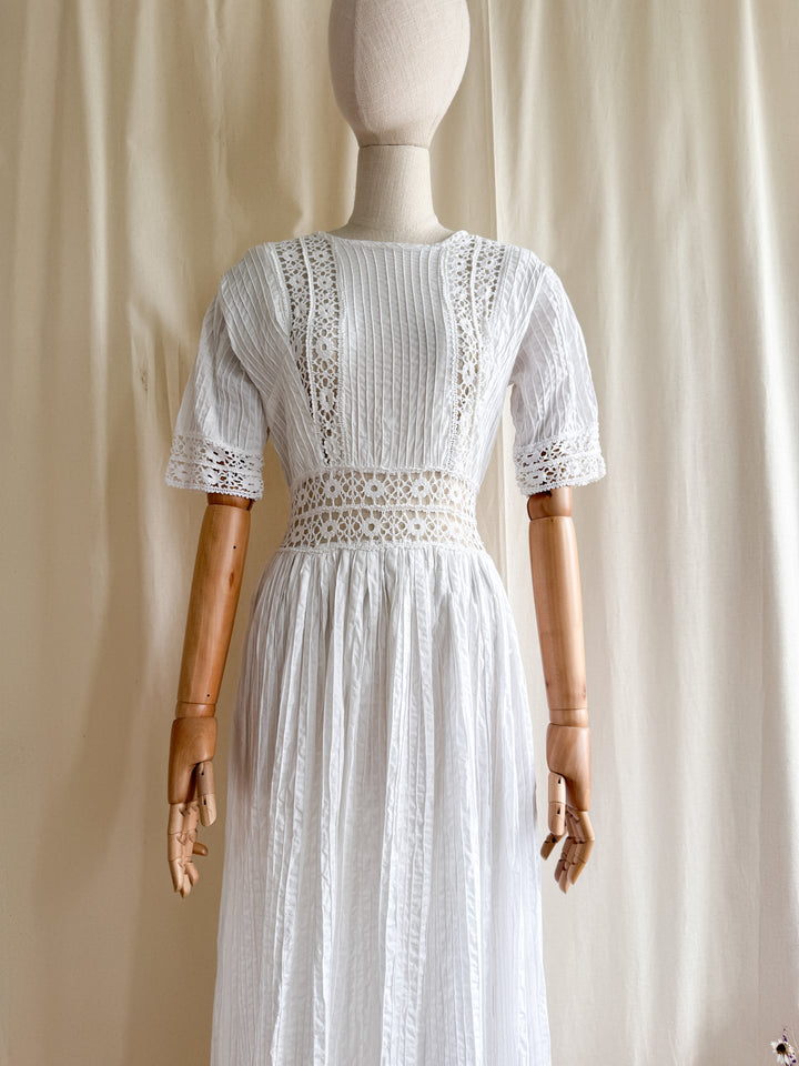 Incredible Precious Holy Grail Rare 70s Pintuck Mexican Lace Trimmed Maxi Dress
