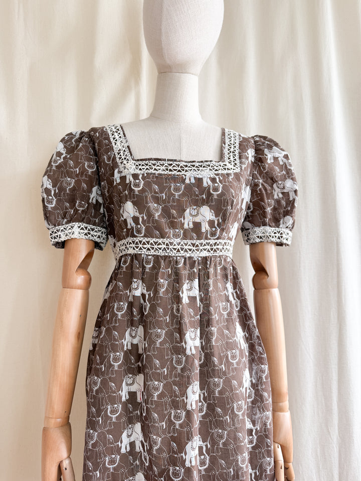 Gorgeous Rare 70s Elephant Print Light Cotton Lace Trimmed Maxi Dress