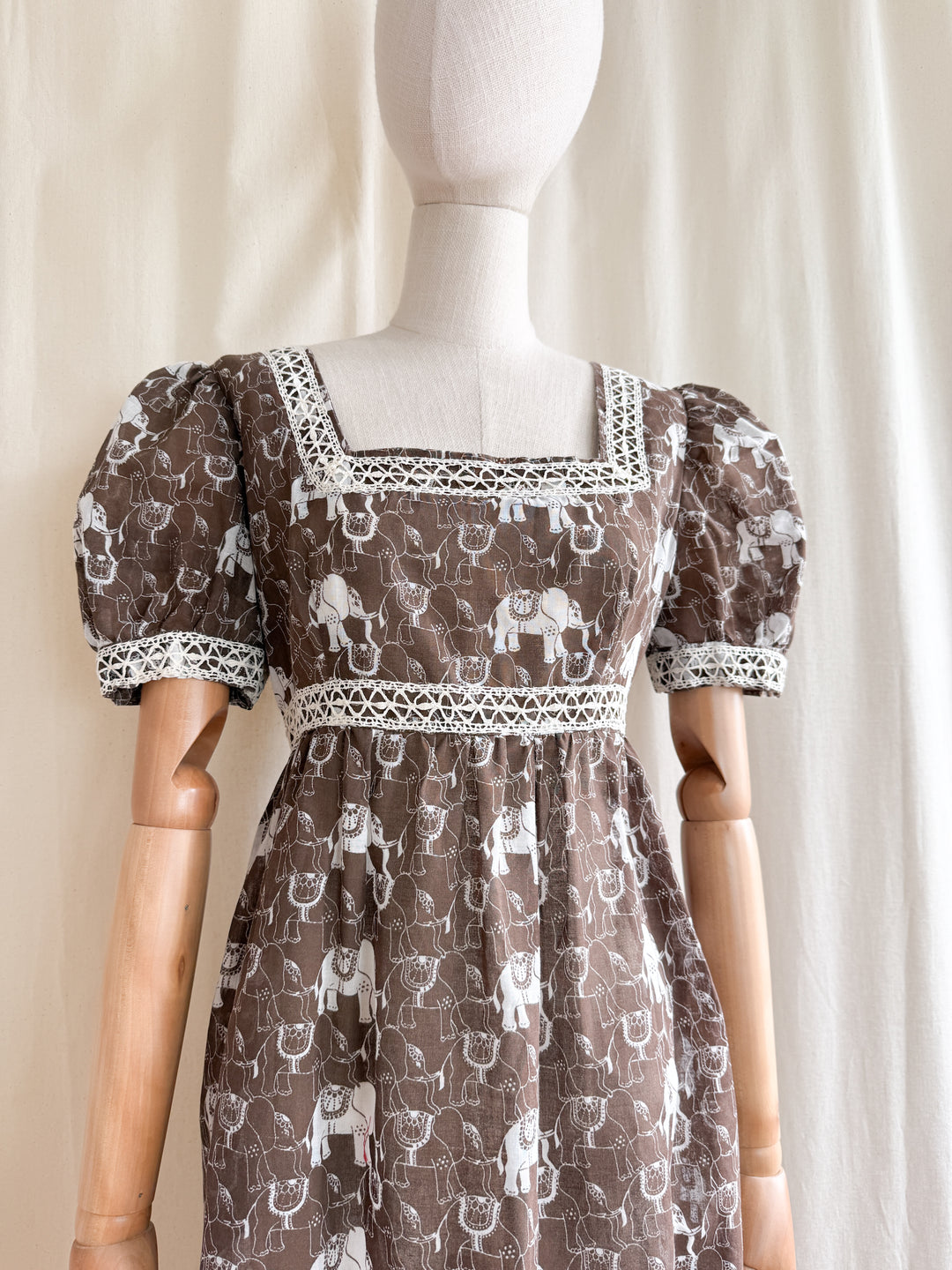 Gorgeous Rare 70s Elephant Print Light Cotton Lace Trimmed Maxi Dress