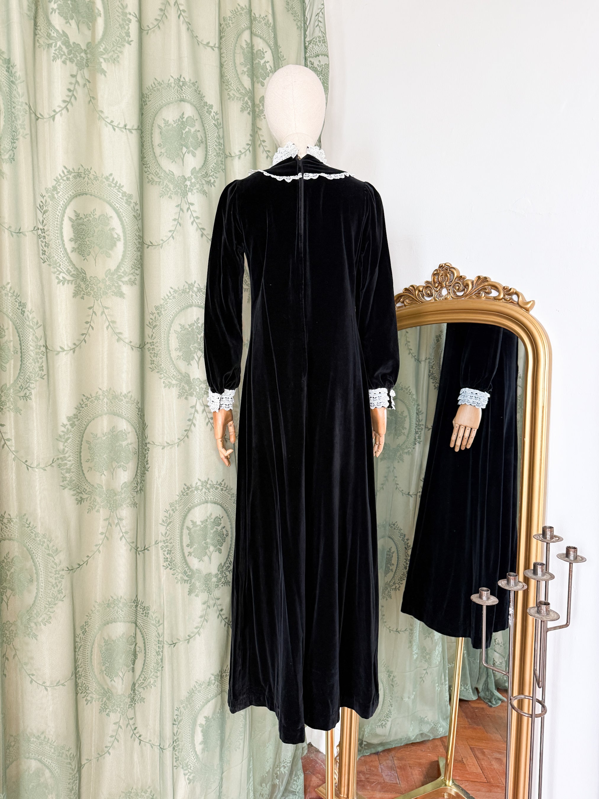 DESDEMONA ~ INCREDIBLE LATE 1960S QUAD BLACK VELVET GOTHIC MAXI