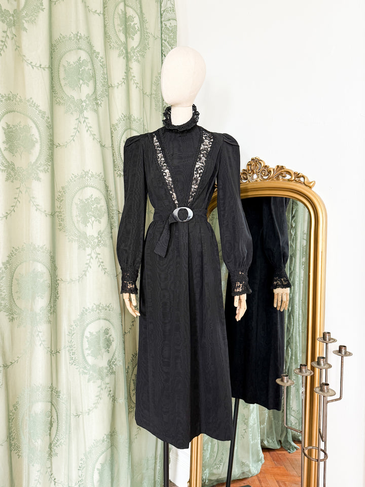 GRIMOIRE ~ DIVINE INSANE PRECIOUS RARE 1970S LEE BENDER AT BUS STOP MOIRE GROSGRAIN MAXI DRESS