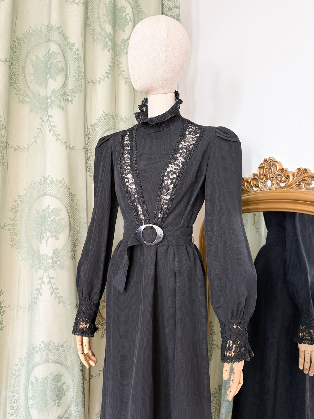 GRIMOIRE ~ DIVINE INSANE PRECIOUS RARE 1970S LEE BENDER AT BUS STOP MOIRE GROSGRAIN MAXI DRESS