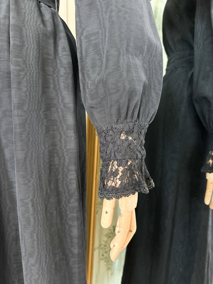 GRIMOIRE ~ DIVINE INSANE PRECIOUS RARE 1970S LEE BENDER AT BUS STOP MOIRE GROSGRAIN MAXI DRESS