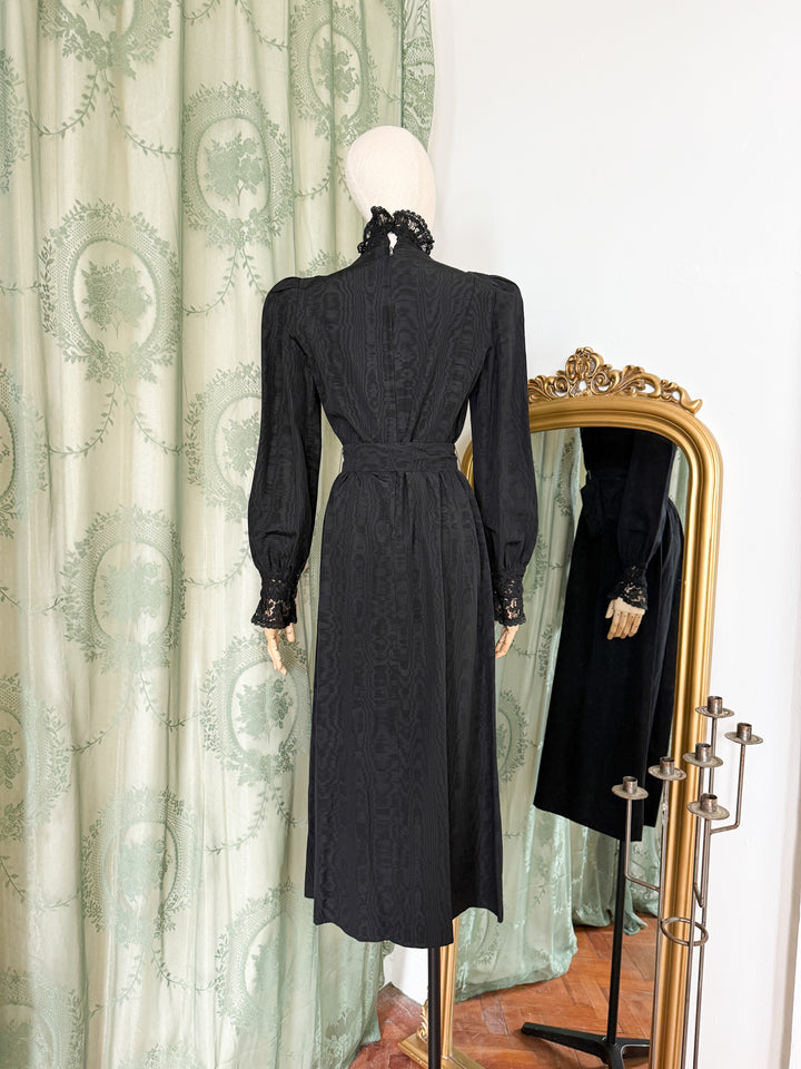 GRIMOIRE ~ DIVINE INSANE PRECIOUS RARE 1970S LEE BENDER AT BUS STOP MOIRE GROSGRAIN MAXI DRESS