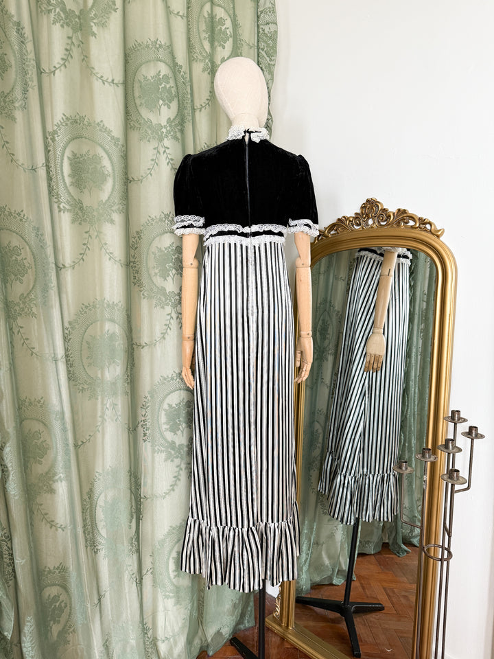 LYDIA ~ INSANE 1970S JOHN CHARLES SATIN AND LACE MAXI DRESS