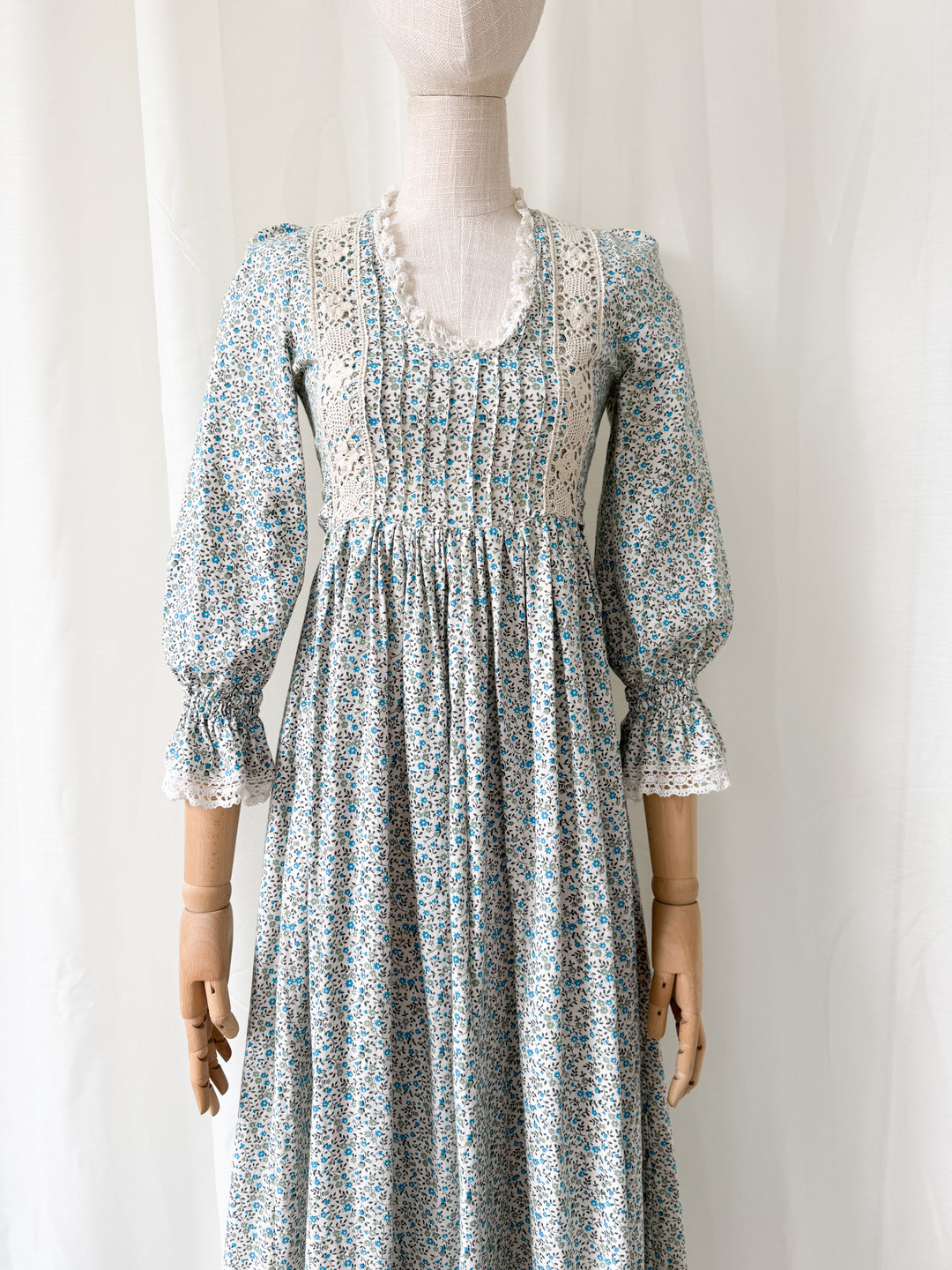 Precious Holy Grail Rare 1970s Laura Ashley Made in Wales Cotton Maxi Dress