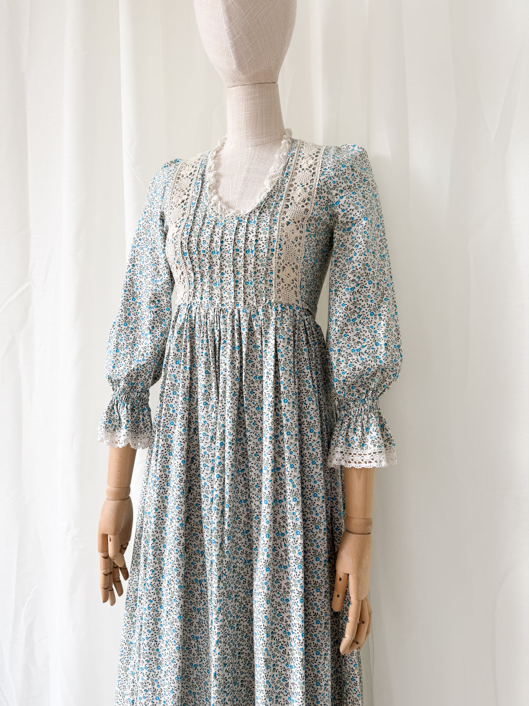 Precious Holy Grail Rare 1970s Laura Ashley Made in Wales Cotton Maxi Dress
