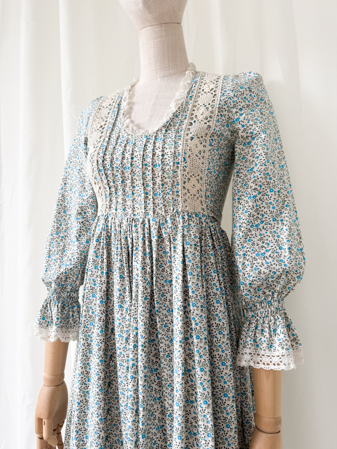 Precious Holy Grail Rare 1970s Laura Ashley Made in Wales Cotton Maxi Dress
