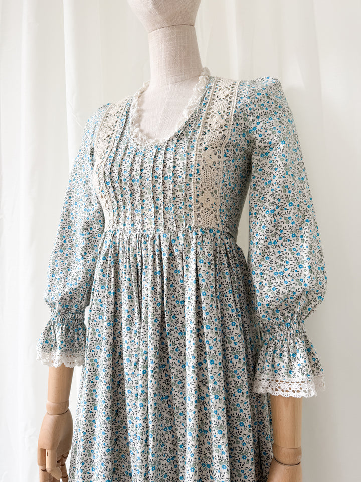 Precious Holy Grail Rare 1970s Laura Ashley Made in Wales Cotton Maxi Dress