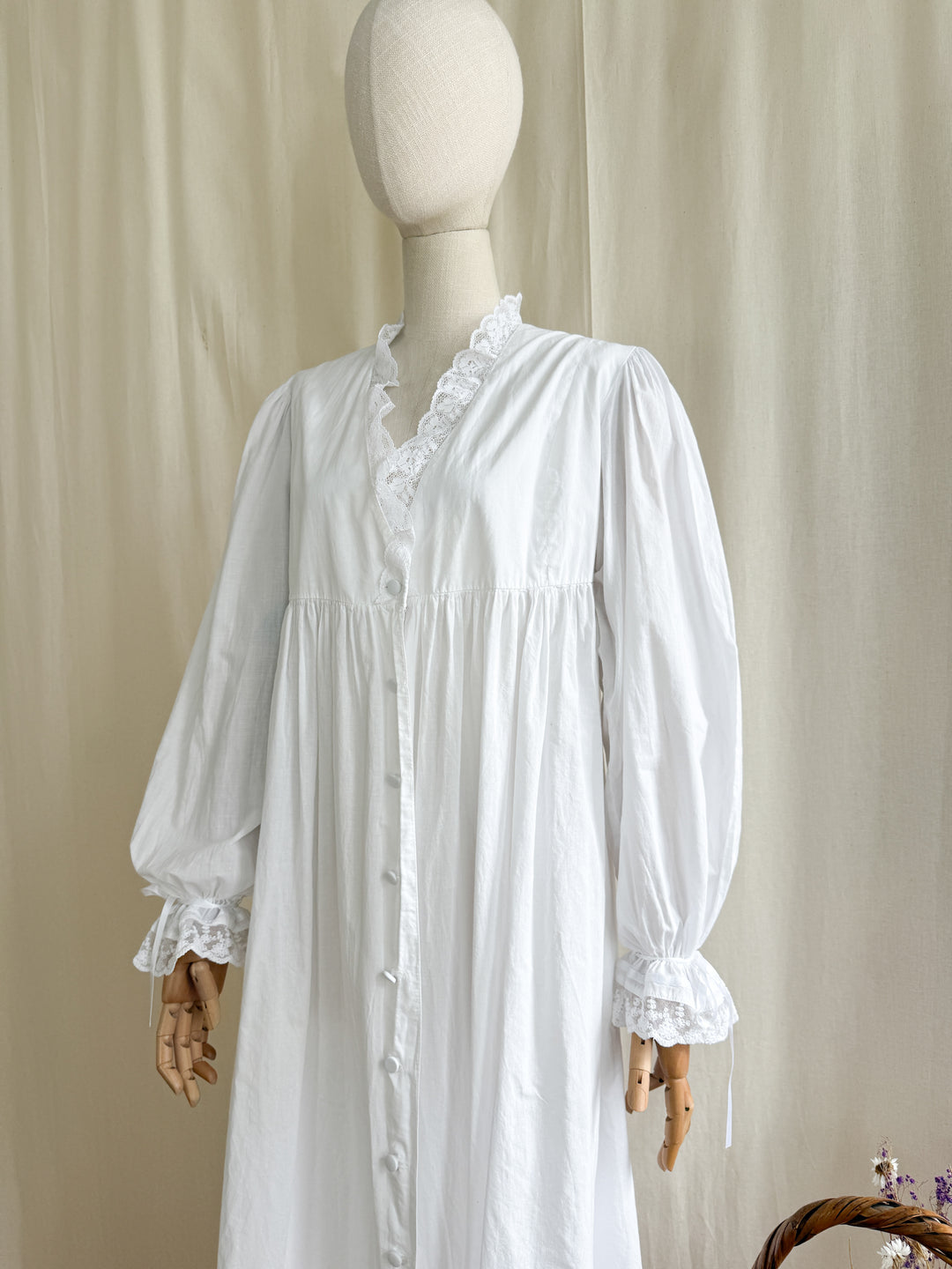 Precious Romantic 80s Lace Trimmed Laura Ashley Cotton Nightgown Smock Dress