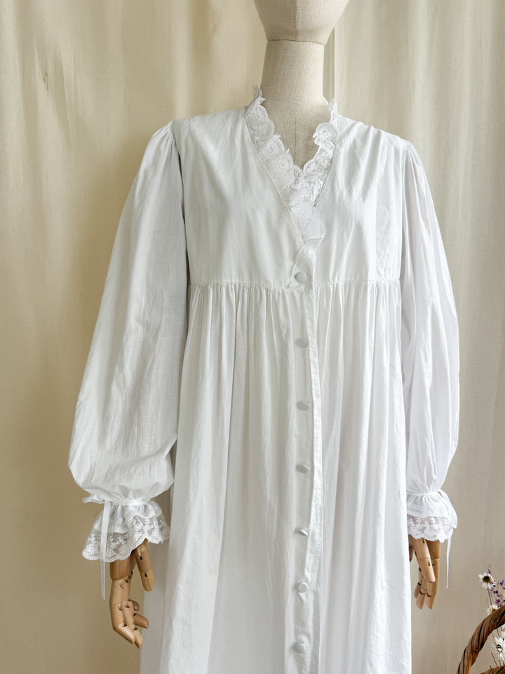 Precious Romantic 80s Lace Trimmed Laura Ashley Cotton Nightgown Smock Dress