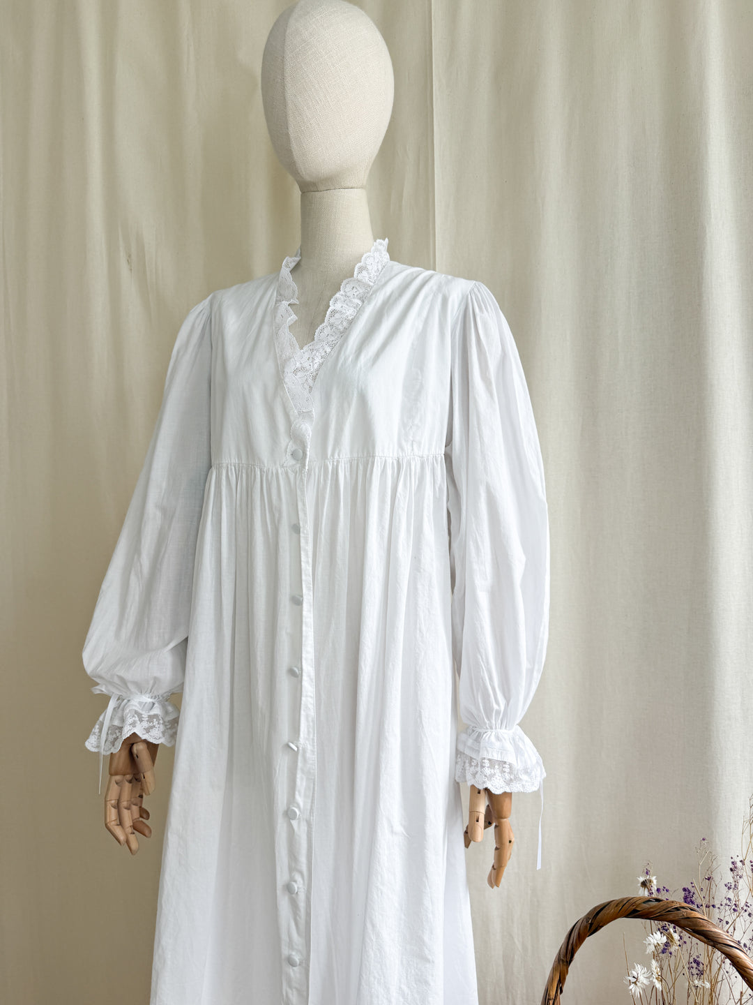 Precious Romantic 80s Lace Trimmed Laura Ashley Cotton Nightgown Smock Dress