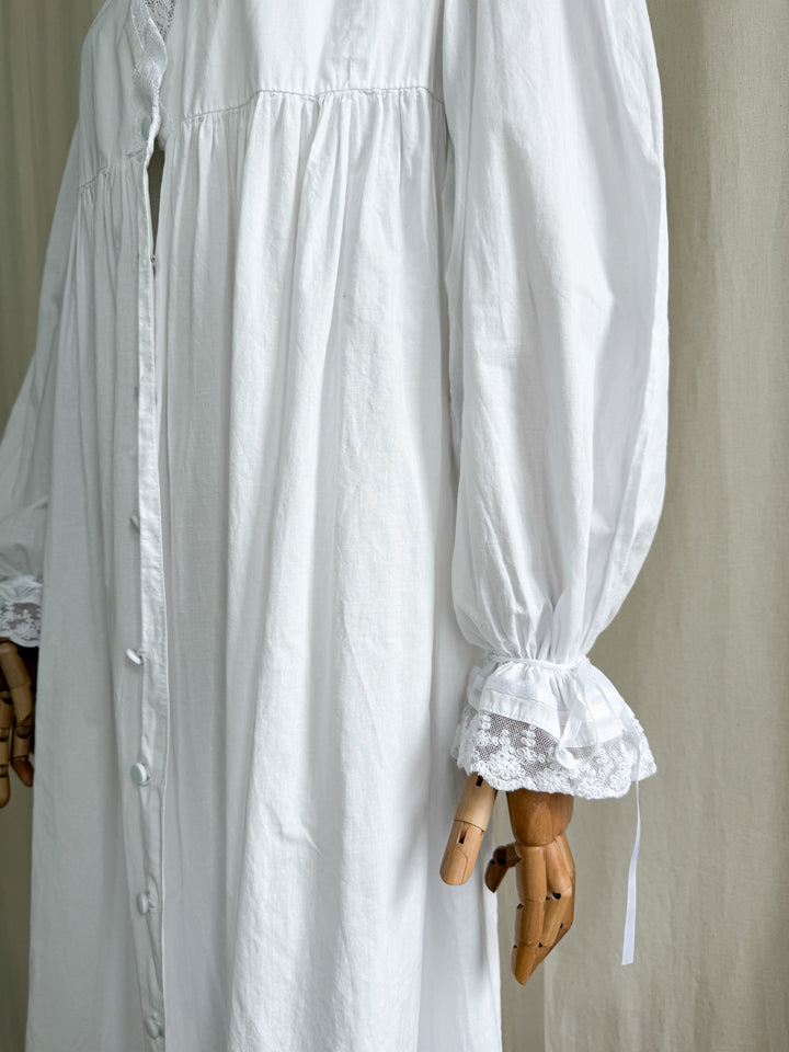 Precious Romantic 80s Lace Trimmed Laura Ashley Cotton Nightgown Smock Dress