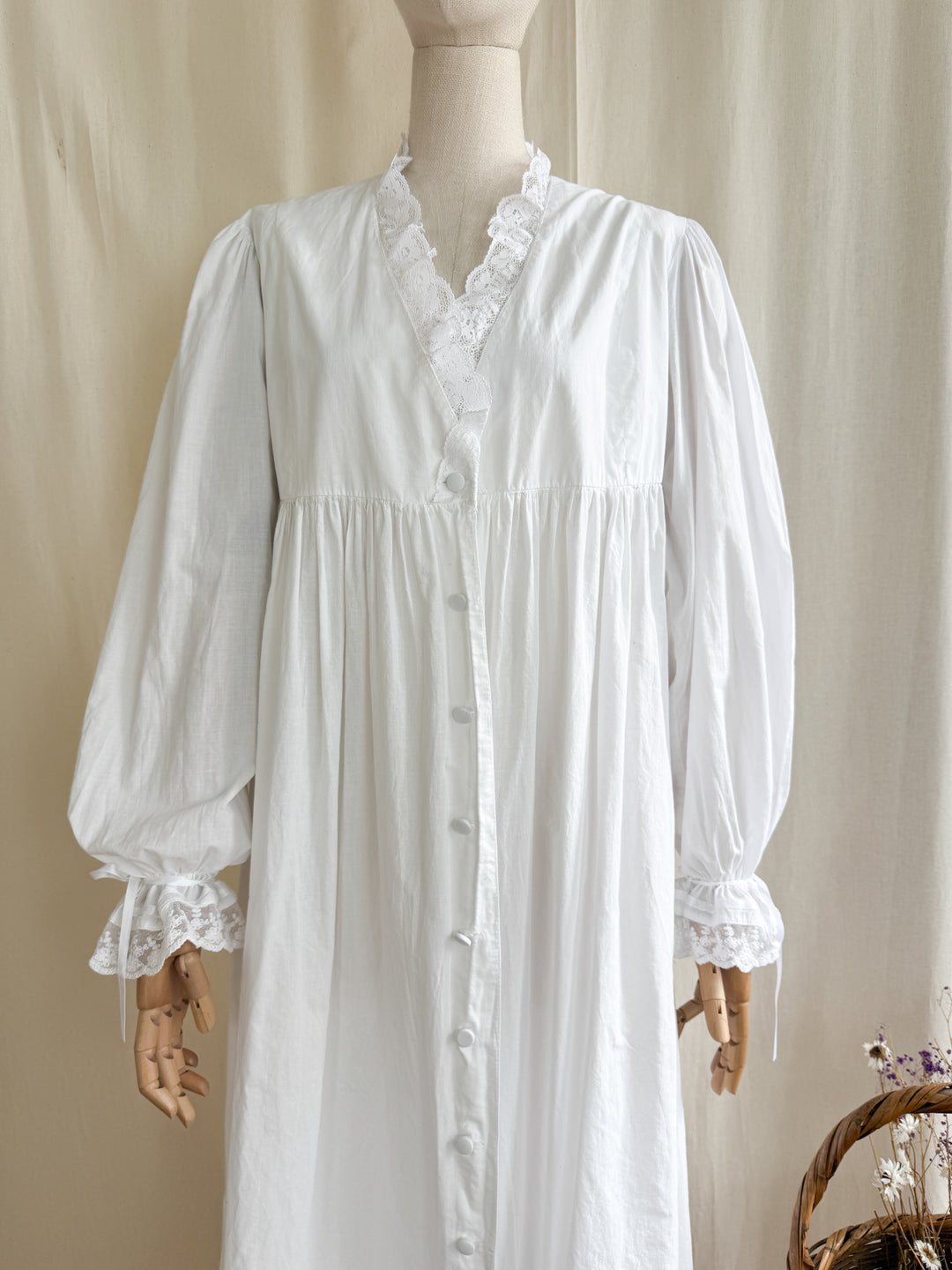 Precious Romantic 80s Lace Trimmed Laura Ashley Cotton Nightgown Smock Dress