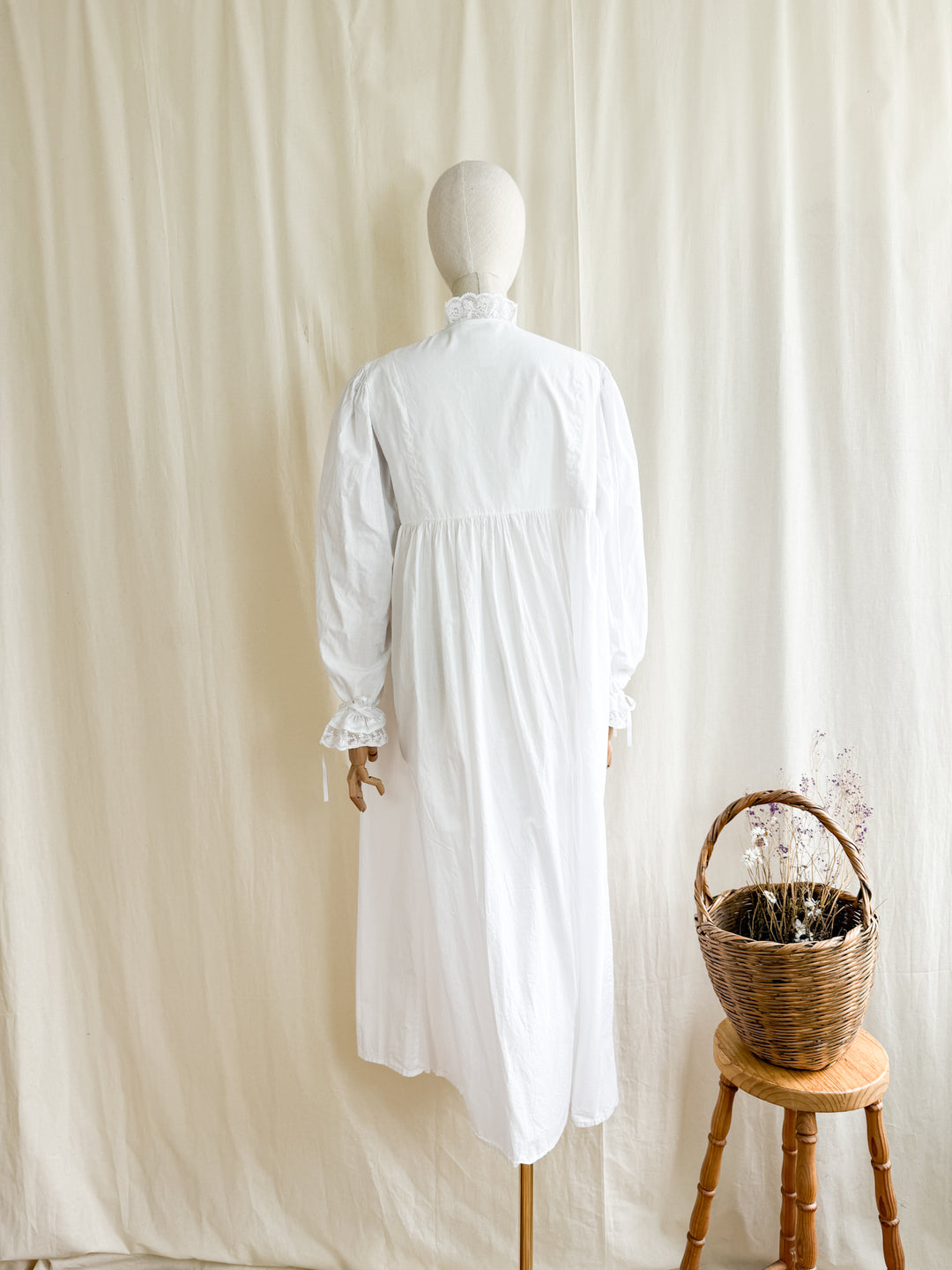 Precious Romantic 80s Lace Trimmed Laura Ashley Cotton Nightgown Smock Dress