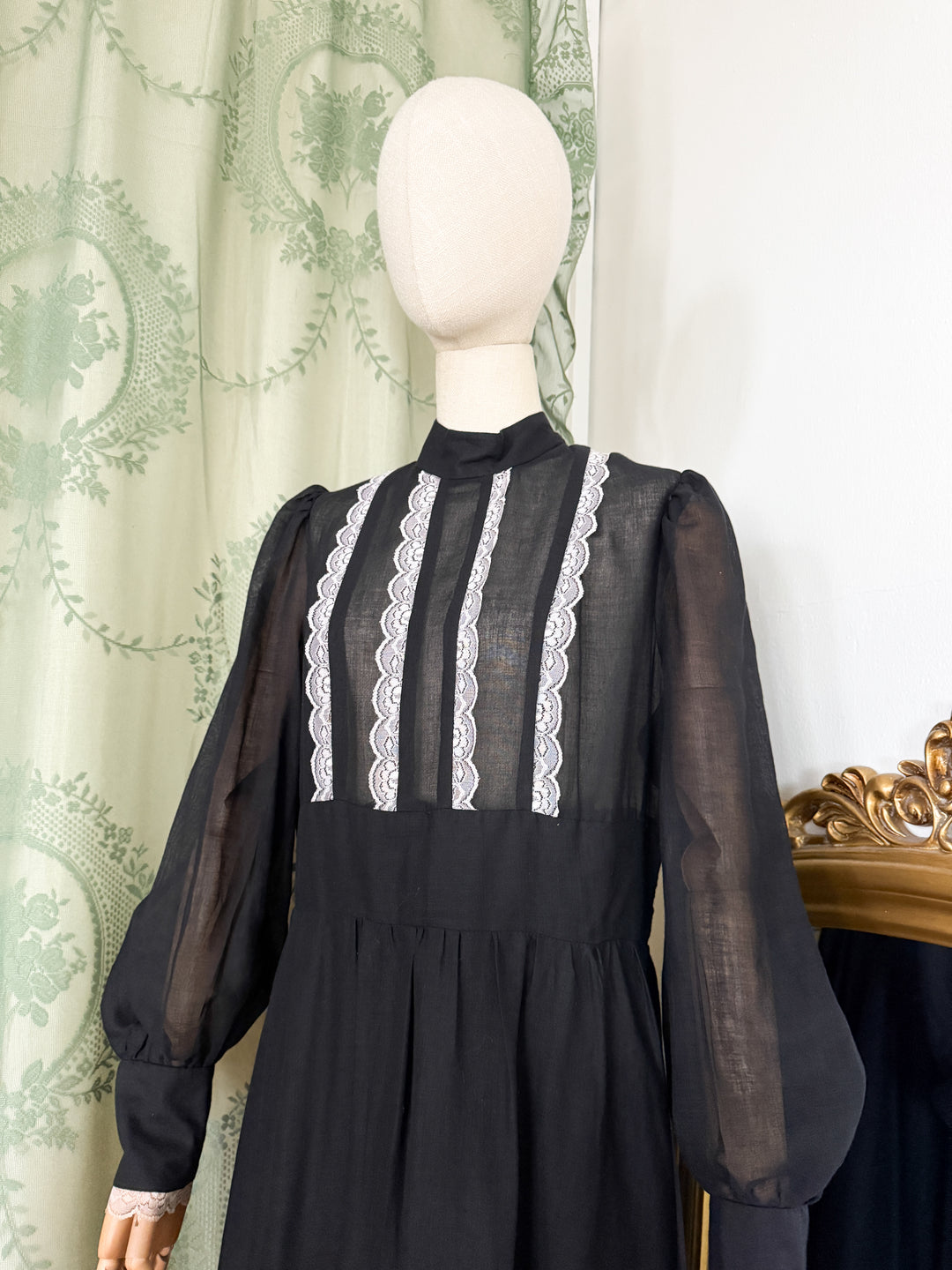 SHADOW ~ GORGEOUS 1970S BLACK COTTON LACE TRIMMED MAXI DRESS