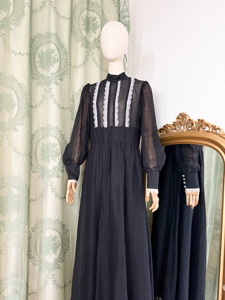 SHADOW ~ GORGEOUS 1970S BLACK COTTON LACE TRIMMED MAXI DRESS