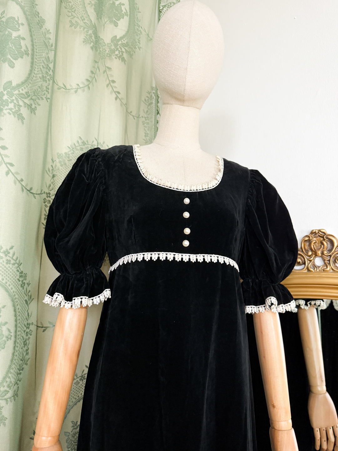 LANTERN ~ INCREDIBLE RARE LATE 1960S SHELENA BLACK VELVET MAXI DRESS