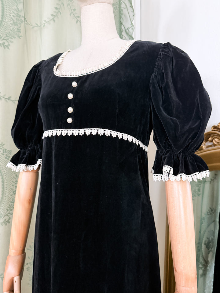LANTERN ~ INCREDIBLE RARE LATE 1960S SHELENA BLACK VELVET MAXI DRESS