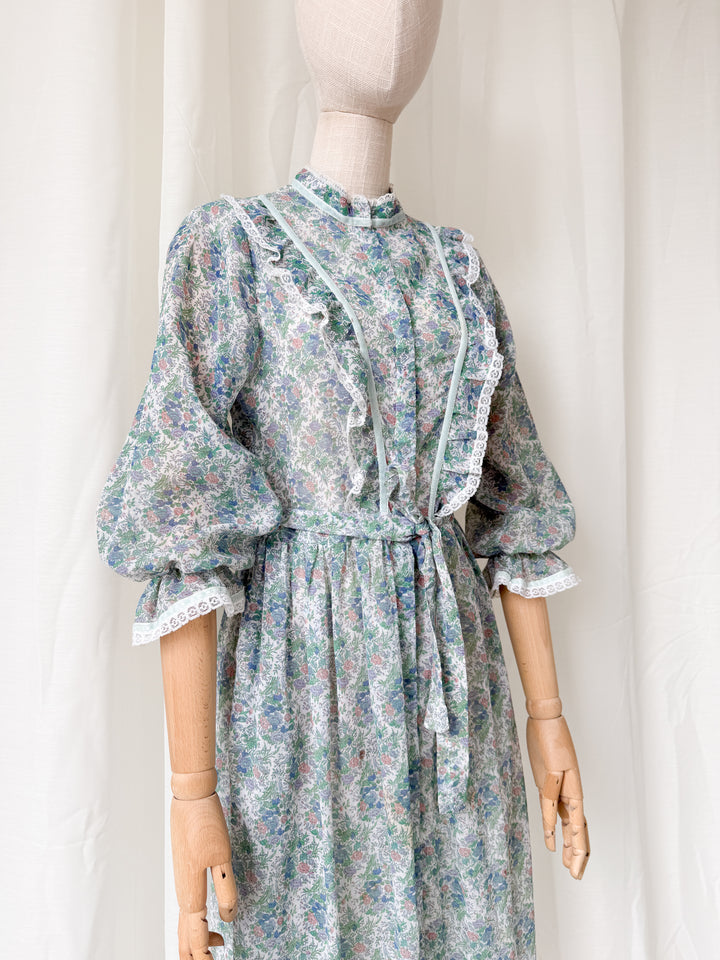 Adorable 1970s Fenwicks Cotton Floral House Dress