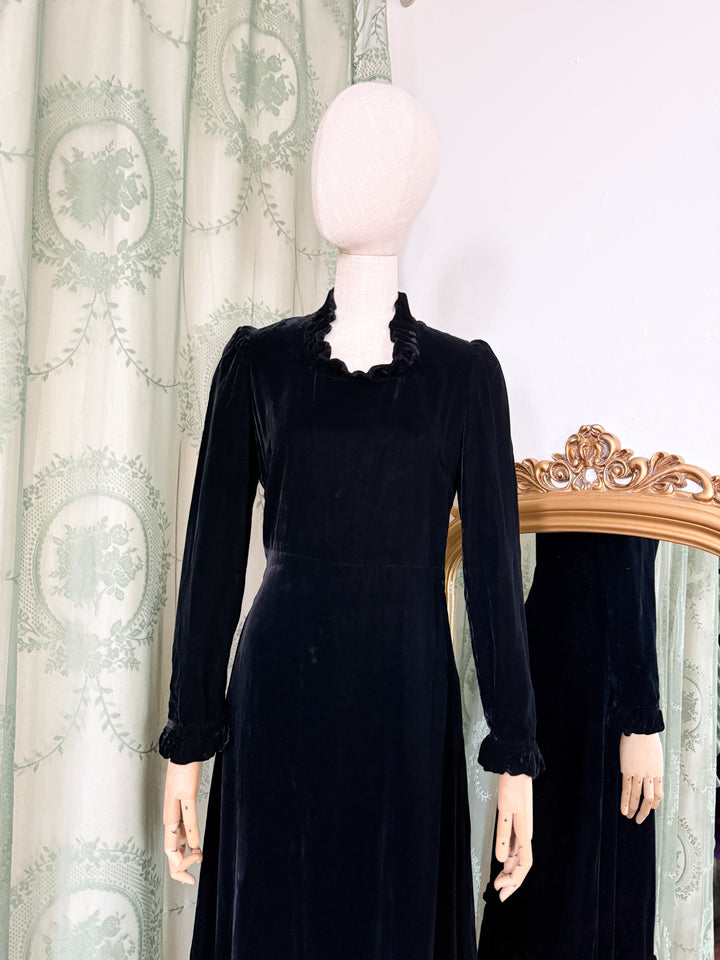 OMEN ~ DIVINE 1970S KADIX BLACK VELVET MAXI DRESS