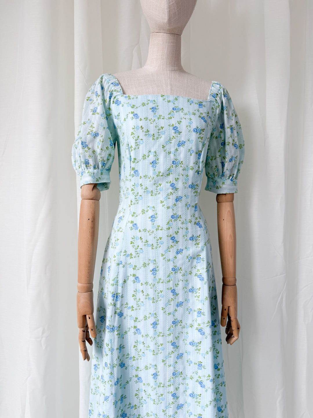 Beautiful 1970s Floral Cotton Puff Sleeve Maxi Dress