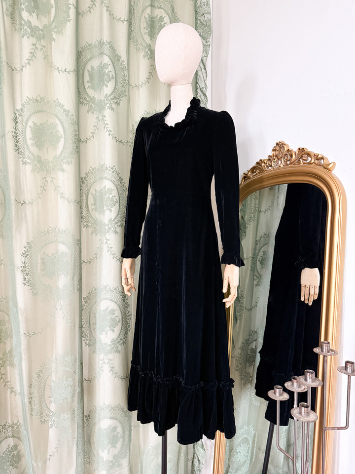 OMEN ~ DIVINE 1970S KADIX BLACK VELVET MAXI DRESS