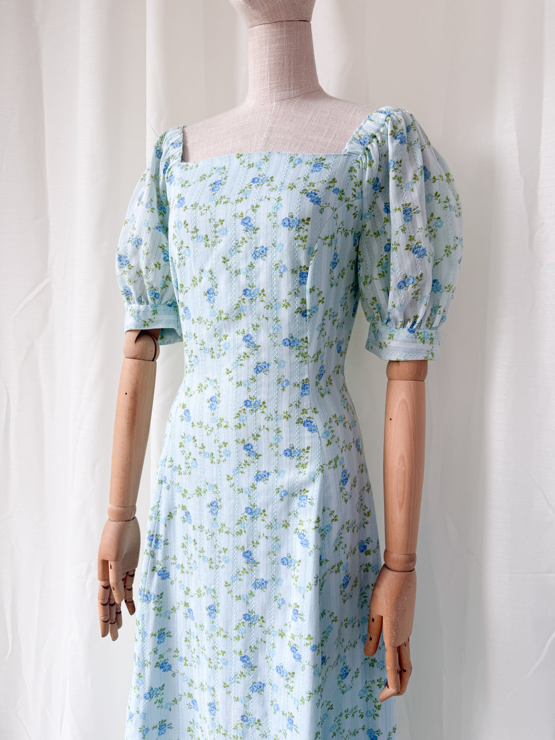 Beautiful 1970s Floral Cotton Puff Sleeve Maxi Dress