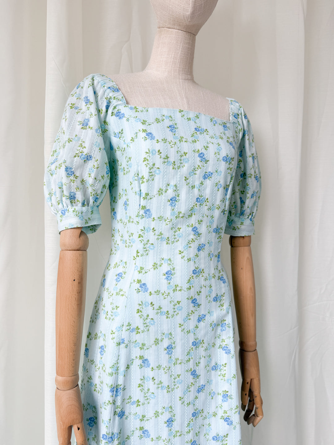 Beautiful 1970s Floral Cotton Puff Sleeve Maxi Dress