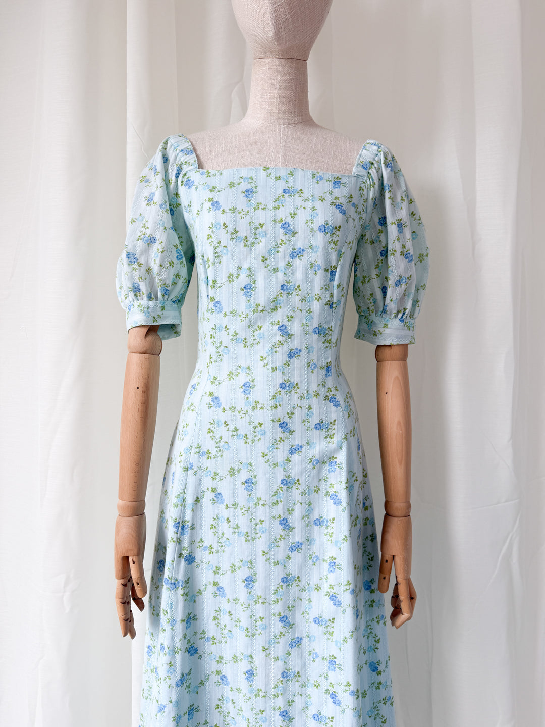 Beautiful 1970s Floral Cotton Puff Sleeve Maxi Dress