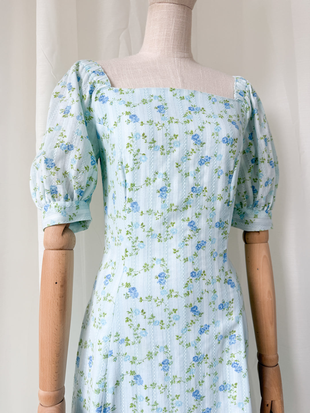 Beautiful 1970s Floral Cotton Puff Sleeve Maxi Dress