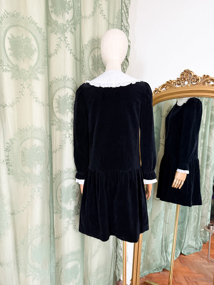 GRAVE ~ ADORABLE HAUNTING 1960S MISS SELFRIDGE VELVET MINI DRESS