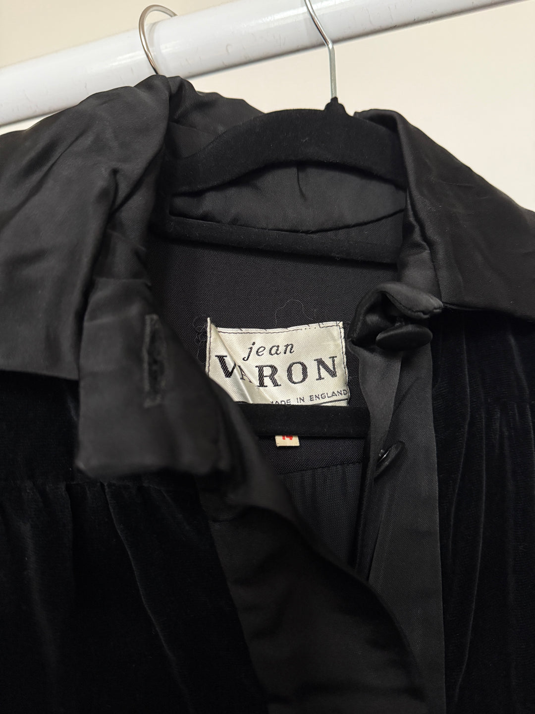 BLACK CAT ~ INSANE HOLY GRAIL RARE 1970S JEAN VARON VELVET MAXI DRESS