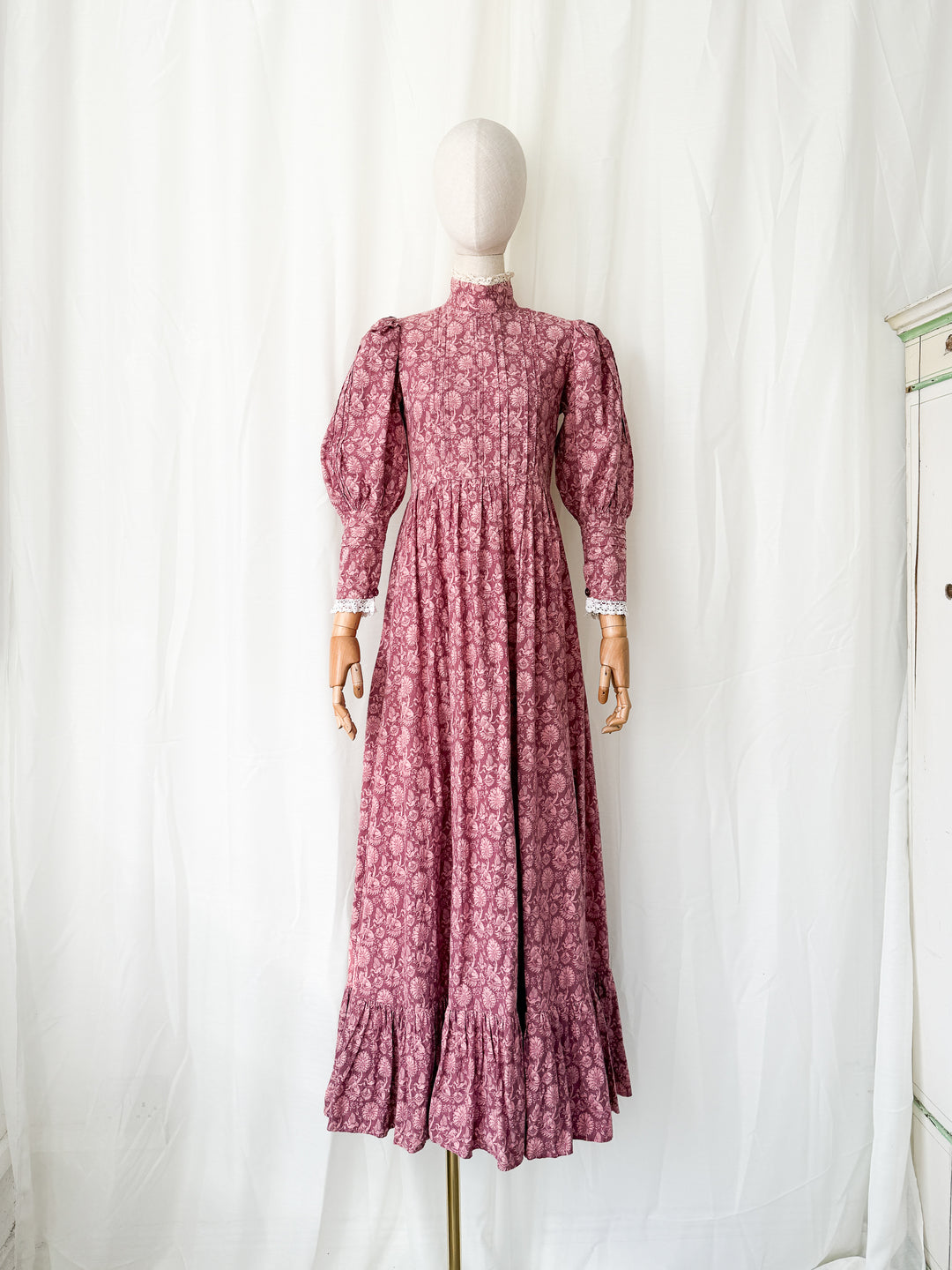 Breathtaking Holy Grail Rare Laura Ashley Griffin Heraldic Print Cotton Maxi Dress