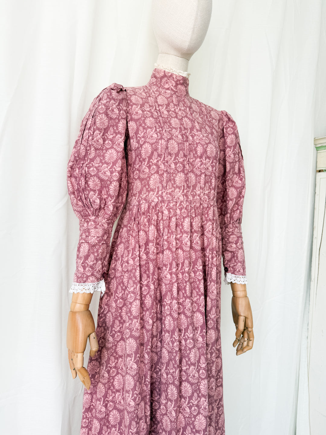Breathtaking Holy Grail Rare Laura Ashley Griffin Heraldic Print Cotton Maxi Dress