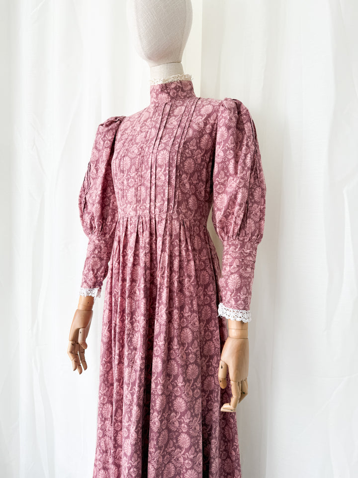 Breathtaking Holy Grail Rare Laura Ashley Griffin Heraldic Print Cotton Maxi Dress