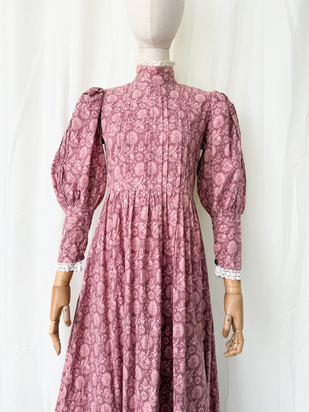 Breathtaking Holy Grail Rare Laura Ashley Griffin Heraldic Print Cotton Maxi Dress