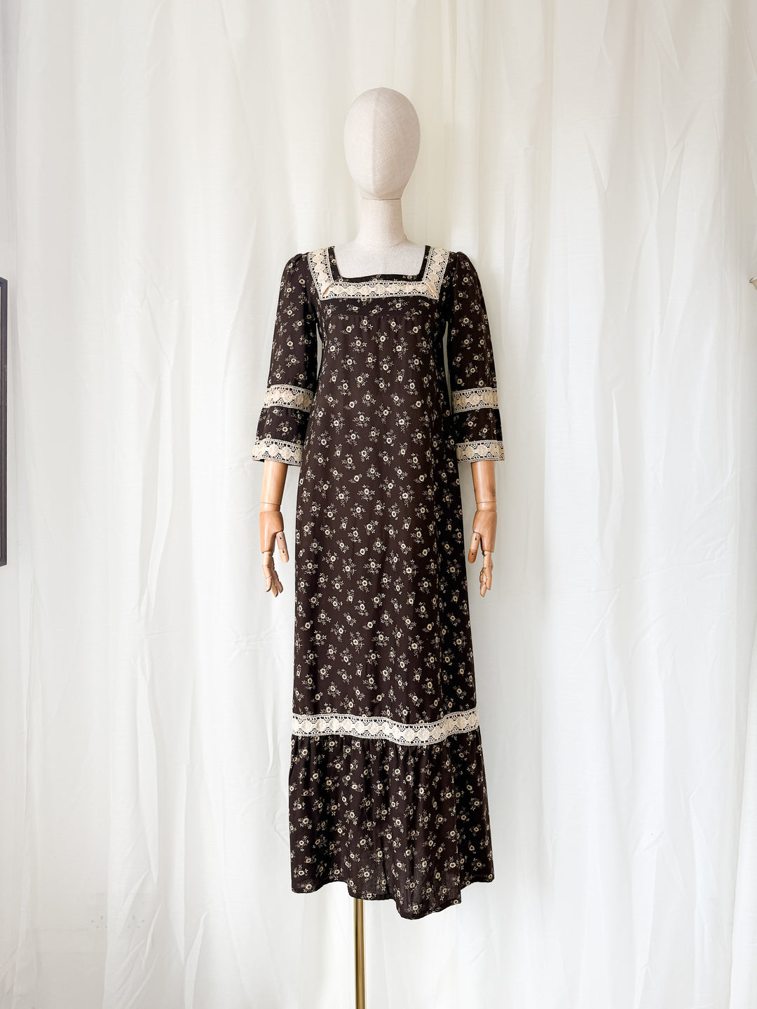 Incredible Beautiful Rare 1970s Lace Trimmed Brown Cotton Maxi Dress by Monet London