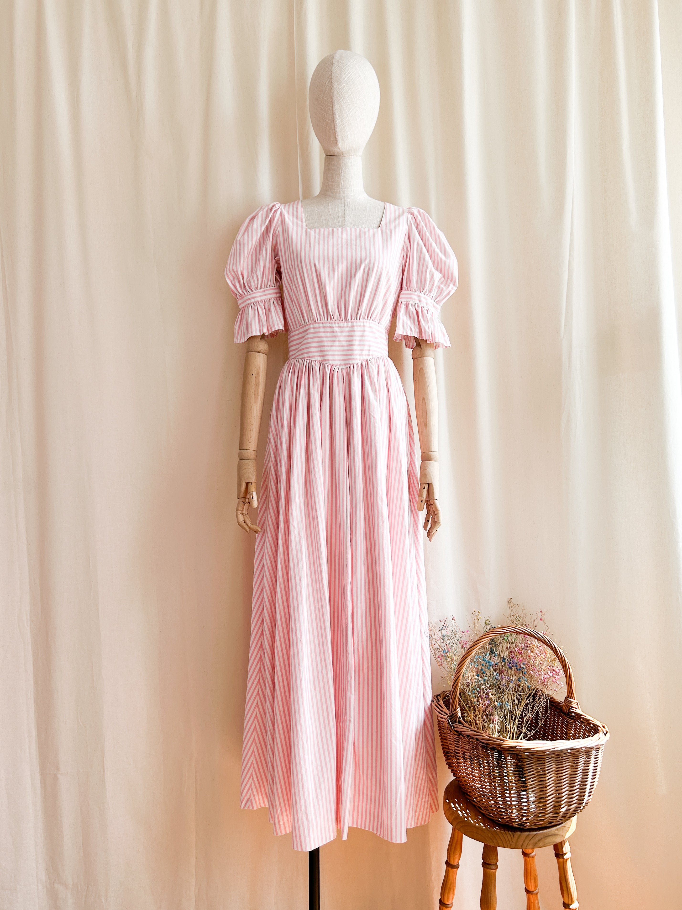 RARe VINTAGE online STUNNER Of A Dress