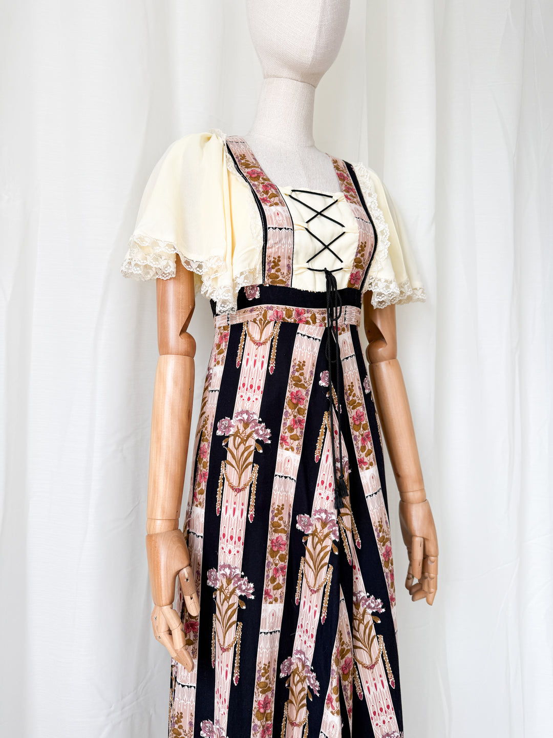 Heavenly Rare 1970s Bohemian Witchy Floral Cotton Maxi Dress
