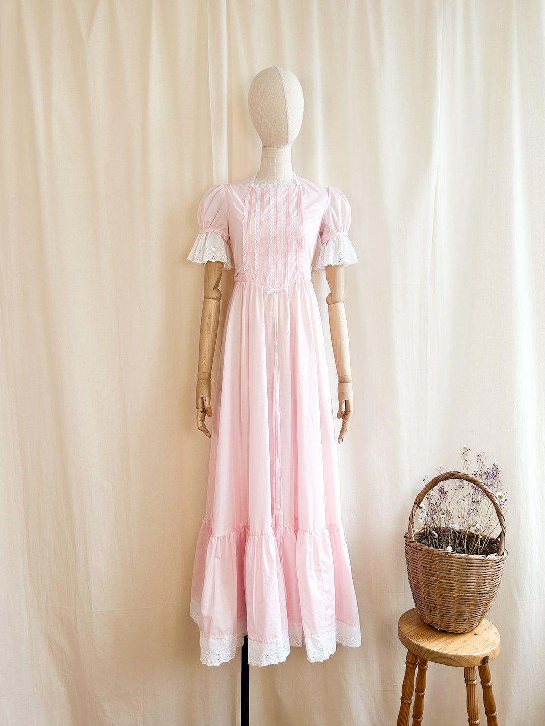 The Polly ~ adorable 70s cotton princess dress – The Pansy Garden The Polly ~ adorable 70s cotton princess dress – The Pansy Garden