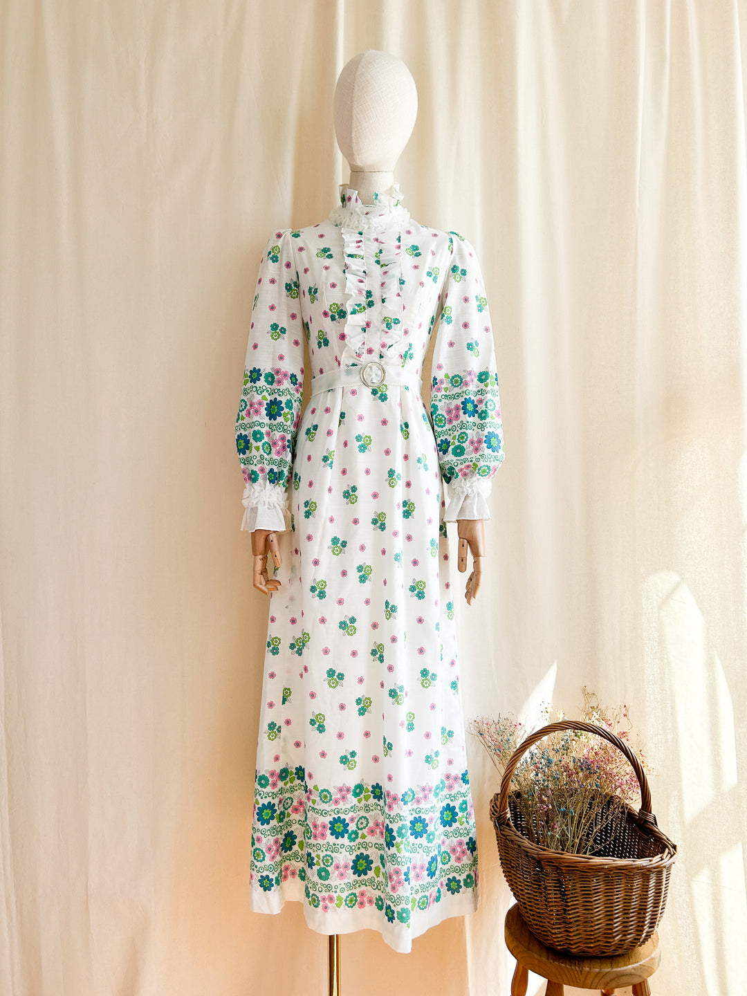 Super Cute Shelena Floral Cotton 70s Prairie Dress The Pansy Garden Super Cute Shelena Floral Cotton 70s Prairie Dress The Pansy Garden