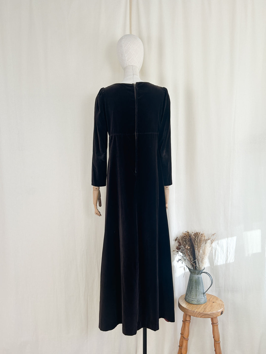 The Briarwood ~ insanely beautiful rare chocolate brown velvet 70s maxi dress by quad