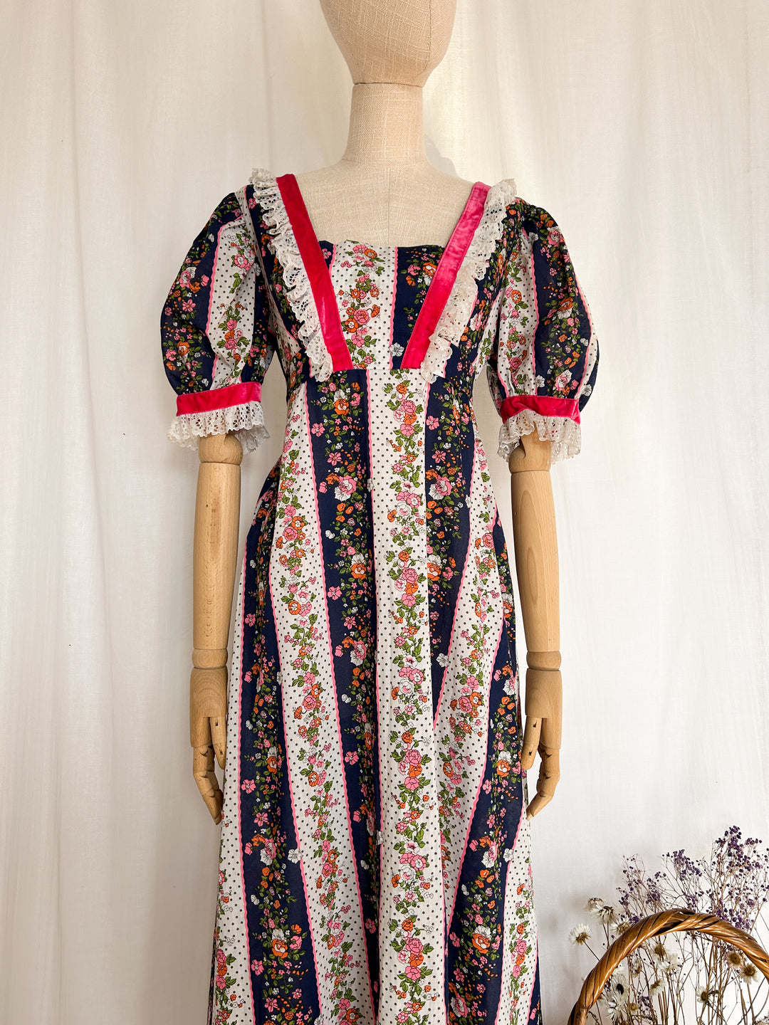 Cute Floral Cotton 70s Prairie Dress