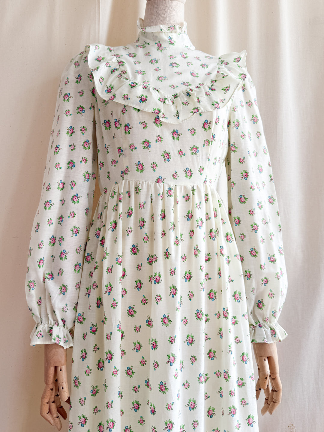 Gorgeous White Floral Cotton 70s Prairie Maxi Dress