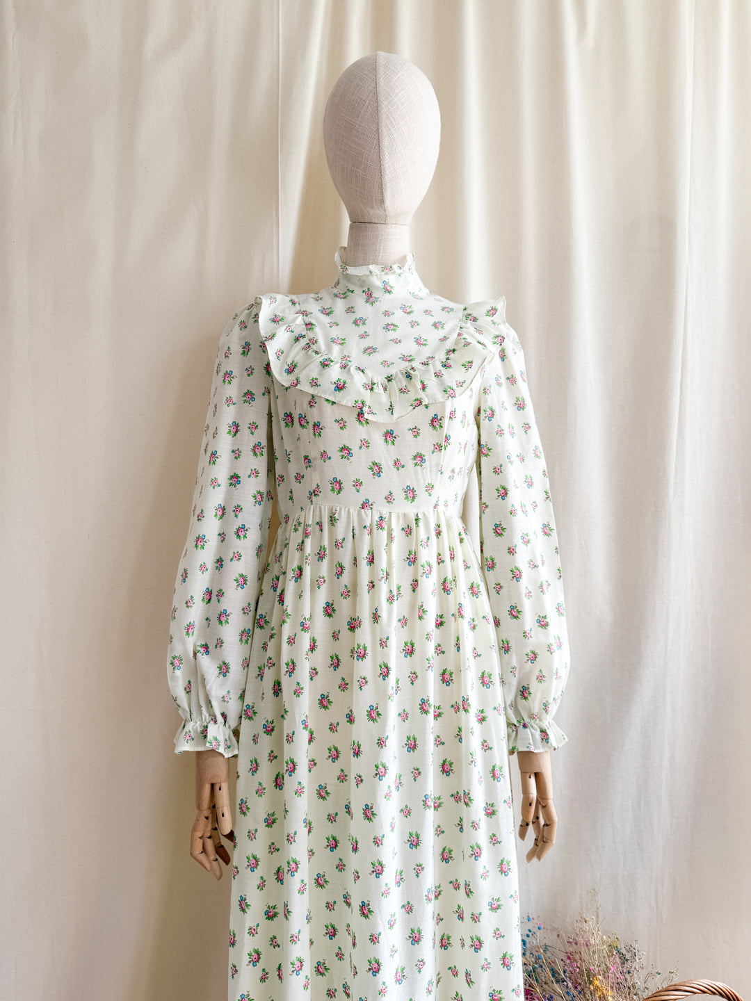 Gorgeous White Floral Cotton 70s Prairie Maxi Dress